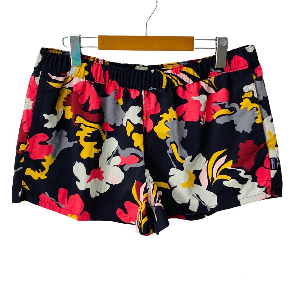 Patagonia Women's Barely Baggies Cloudbreak Ink Black Floral Shorts  - Size L